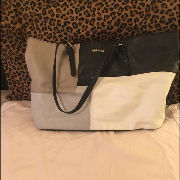 Nine West Handbags - Nine West ladies leather tote 👜